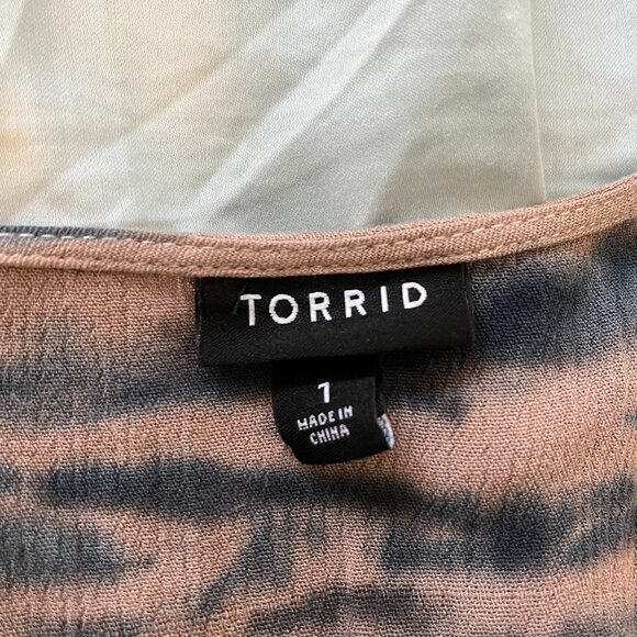 Torrid Dress Short Sleeve Black Brown & White Tie Dye Size 1 Women's - Picture 3 of 4